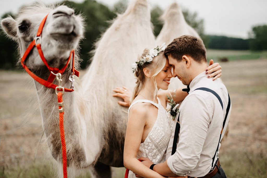 Styled Weddingshoot Camel-Love Brautpaar Pretty Beautiful Events