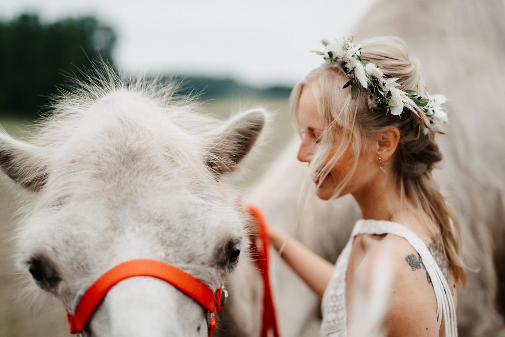 Styled Weddingshoot Camel-Love Braut und Kamel Pretty Beautiful Events